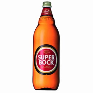 Garrafa de Super Bock de 1 litro, ideal para partilhar momentos especiais com amigos.
