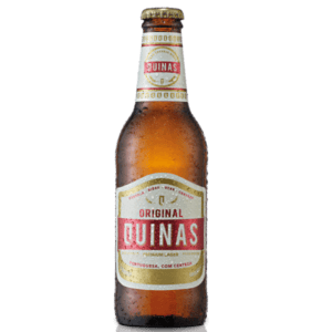 Cerveja Quinas 33cl, bebida refrescante e popular em Portugal, ideal para momentos de lazer e convív.
