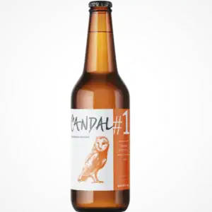 Cerveja artesanal Candal 33cl com embalagem moderna e design atraente.